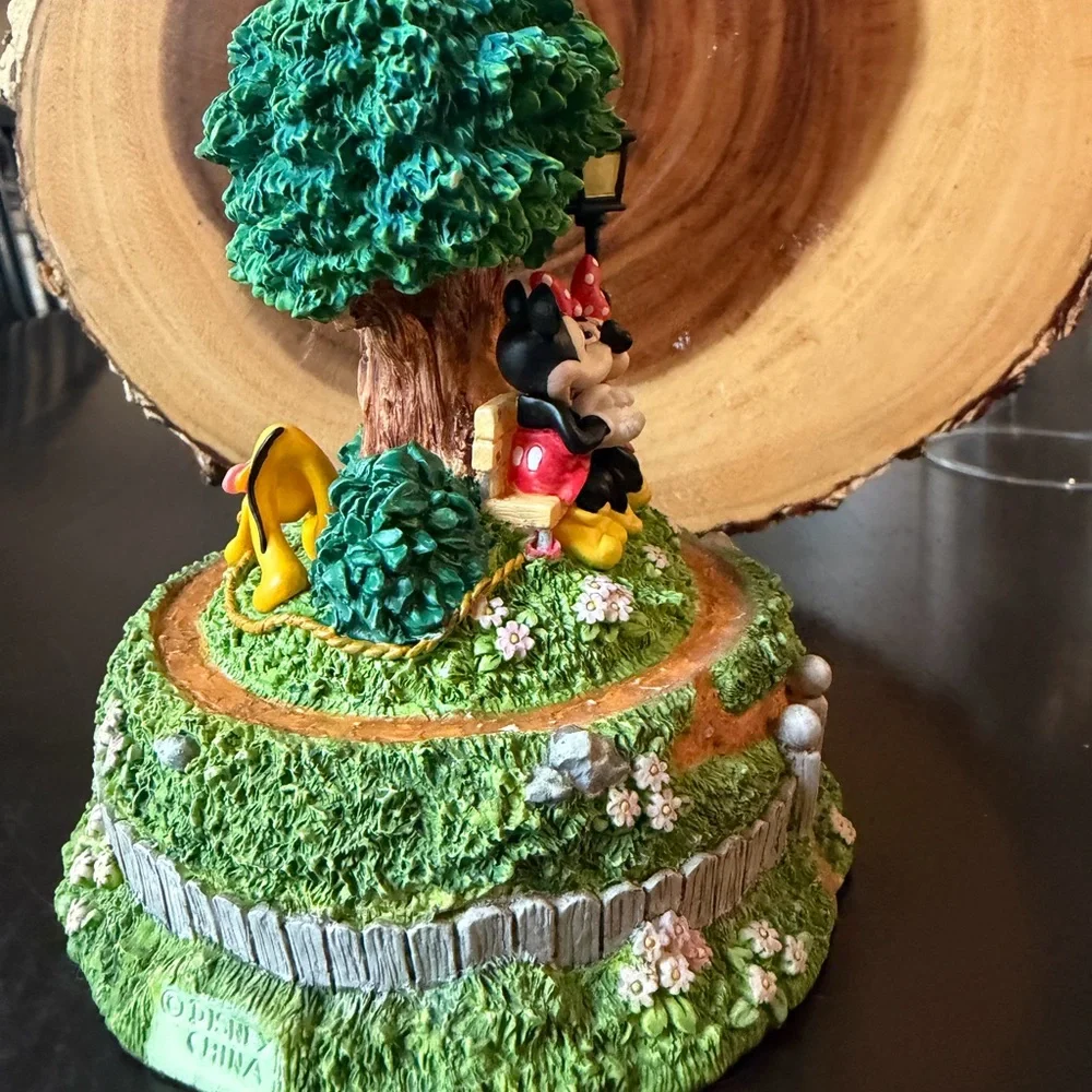 Vintage Disney: Mickey, Minnie & Pluto in Park With Bell Jar/Dome (Pluto Damage) - Picture 6 of 12